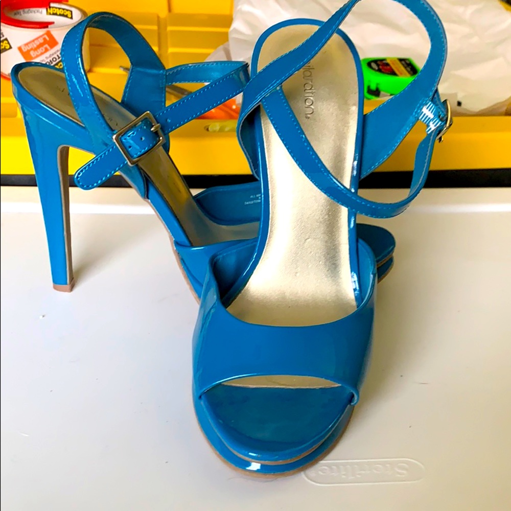 Patent leather-like blue strappy heels 10